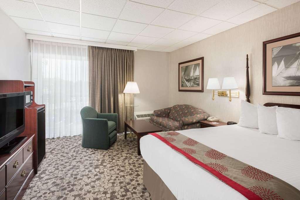 Ramada Plaza By Wyndham Portland Exterior foto