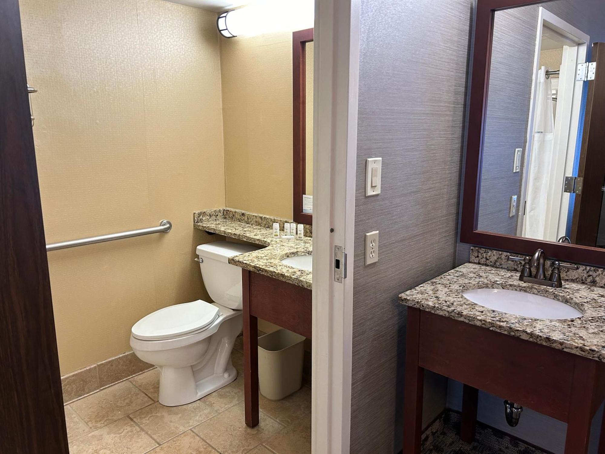 Ramada Plaza By Wyndham Portland Exterior foto