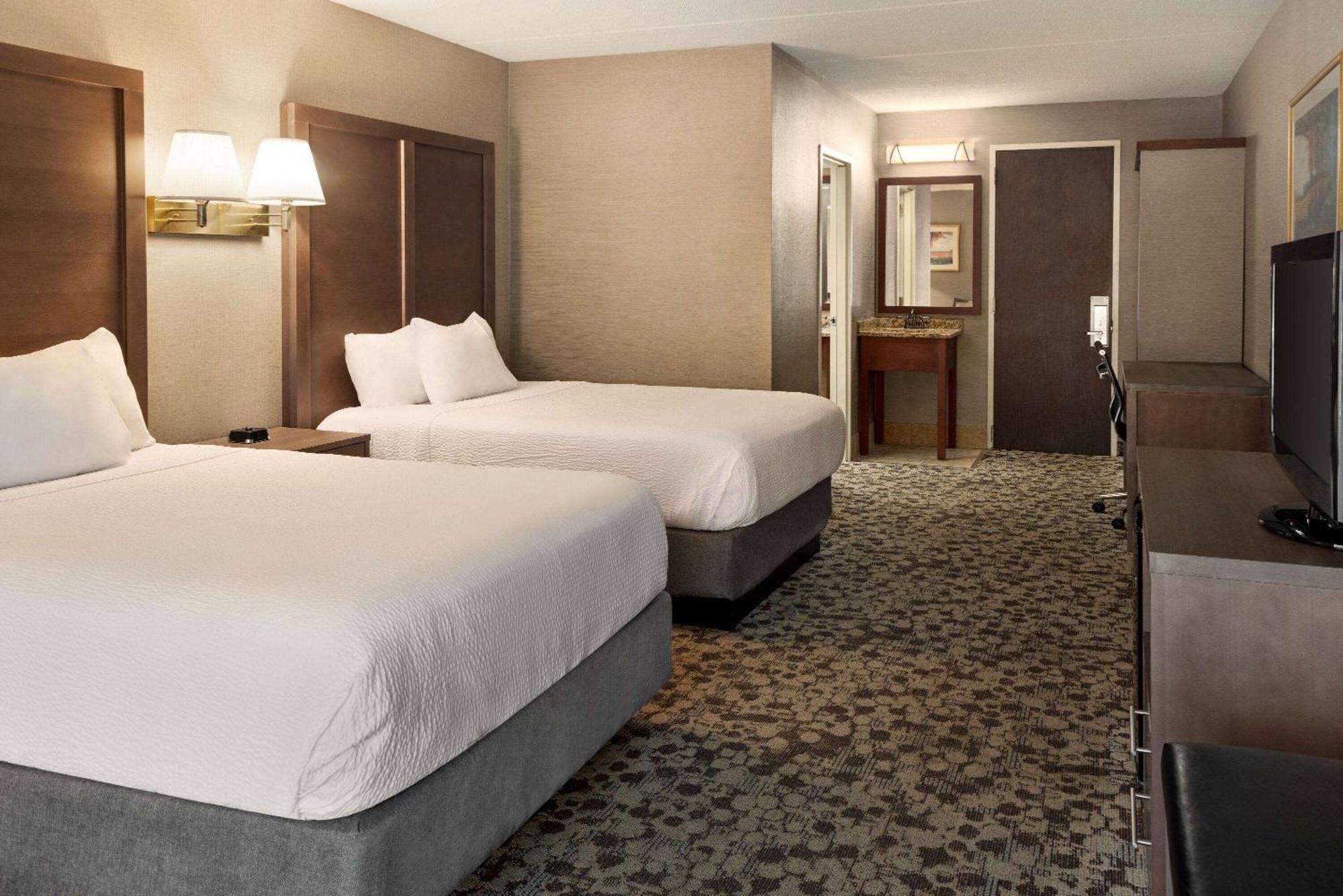 Ramada Plaza By Wyndham Portland Exterior foto