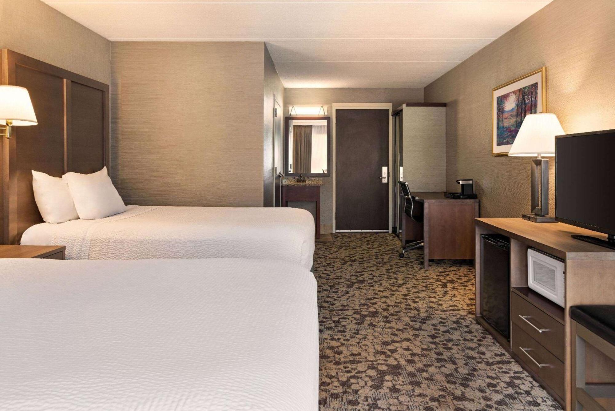 Ramada Plaza By Wyndham Portland Exterior foto